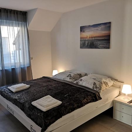 Modern Wohnen I Parkplatz I Wlan I Netflix I Balkon I 6 Schlafplaetze Apartment Bad Oeynhausen Bagian luar foto