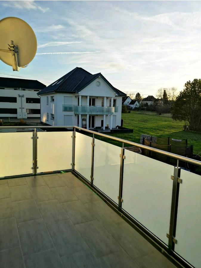 Modern Wohnen I Parkplatz I Wlan I Netflix I Balkon I 6 Schlafplaetze Apartment Bad Oeynhausen Bagian luar foto