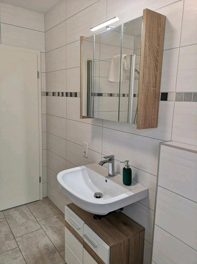 Modern Wohnen I Parkplatz I Wlan I Netflix I Balkon I 6 Schlafplaetze Apartment Bad Oeynhausen Bagian luar foto
